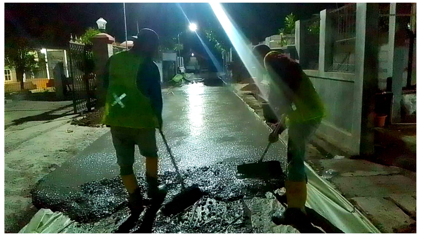 Realisasi Aspirasi Rakyat, Jalan di Desa Mekarjati Mulai Diperbaiki